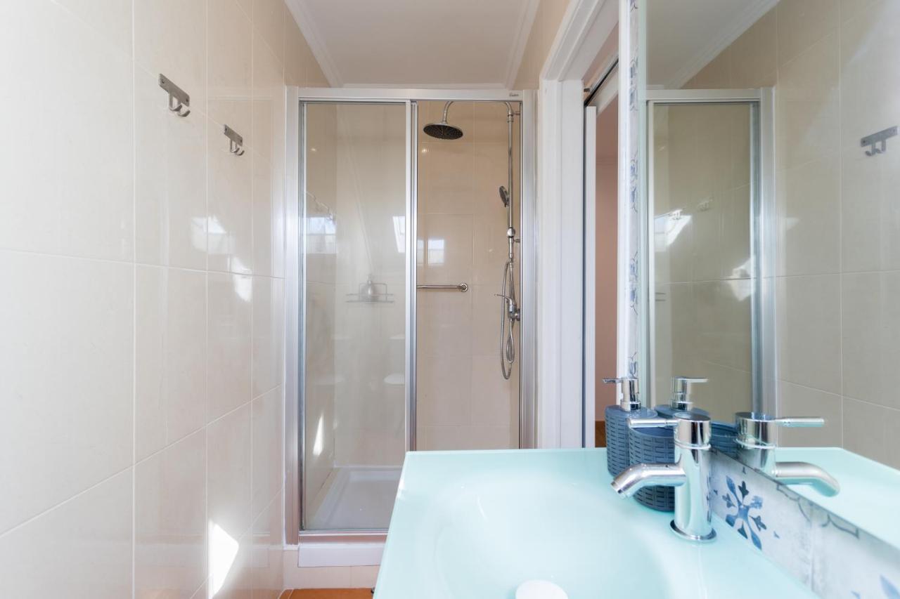 Rato Cozy 3Br W/Balcony - By Lu Holidays Apartamento Lisboa Exterior foto
